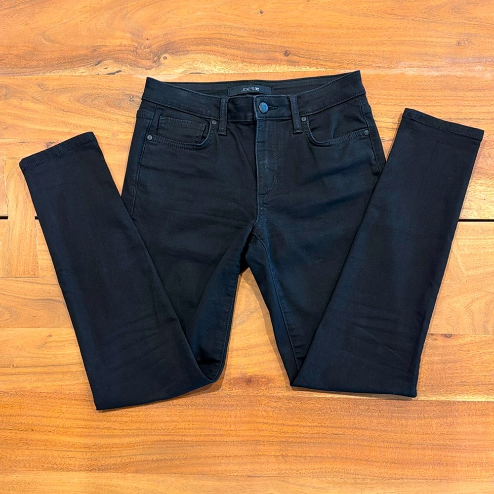 Joe’s Curvy Skinny Ankle Jeans. Size 26.